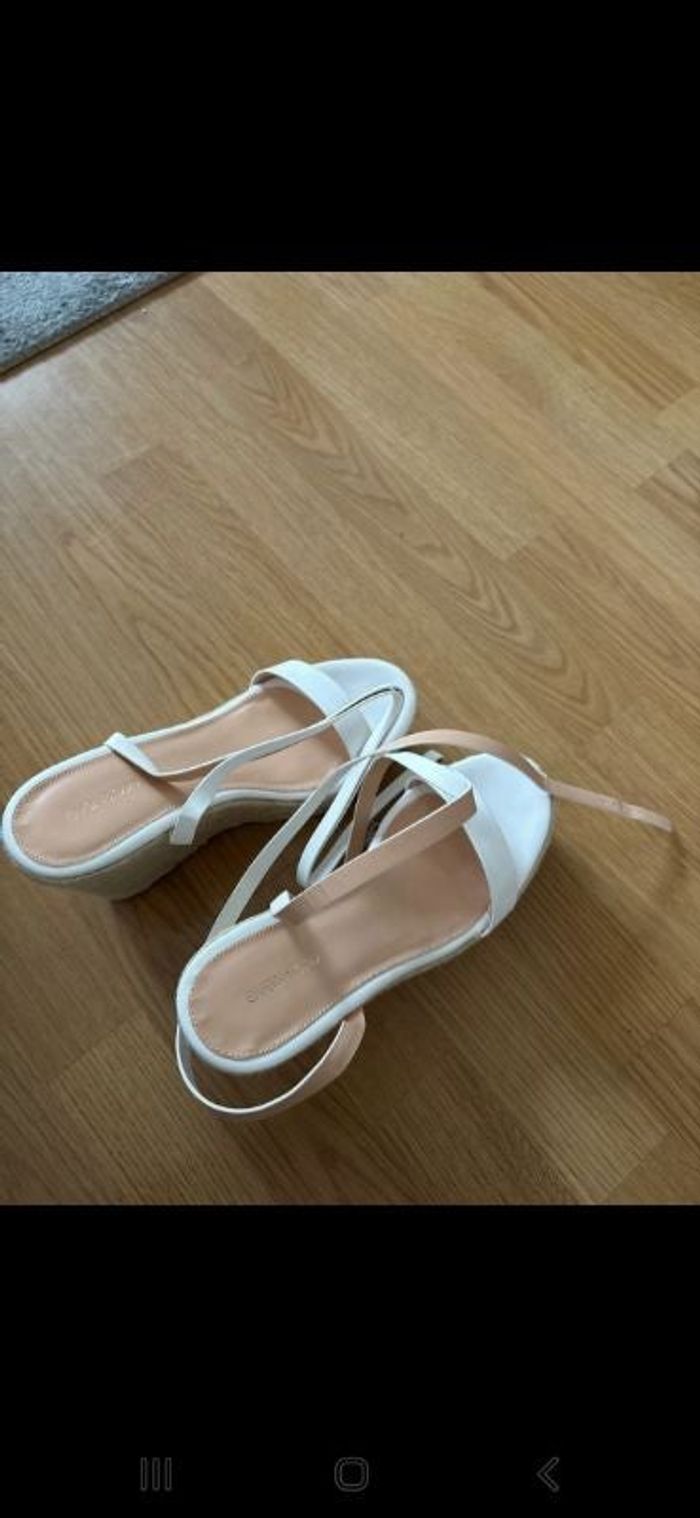Sandale neuve