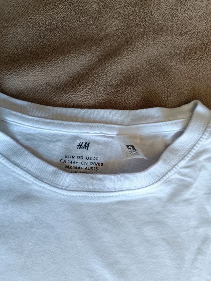 T-shirt H&M PlayStation taille 14 ans - photo numéro 2