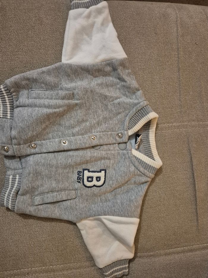 Lot de 5 vestes bébé, 3 mois Différentes marques - photo numéro 3
