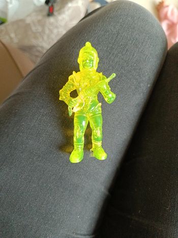 Pas à vendre, idée de qui est ce?