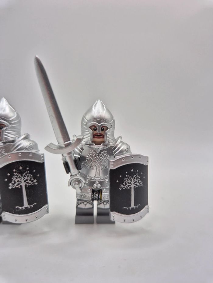 Figurines type lego 2 guerriers de minas tirith du gondor seigneur des anneaux / hobbit - photo numéro 2