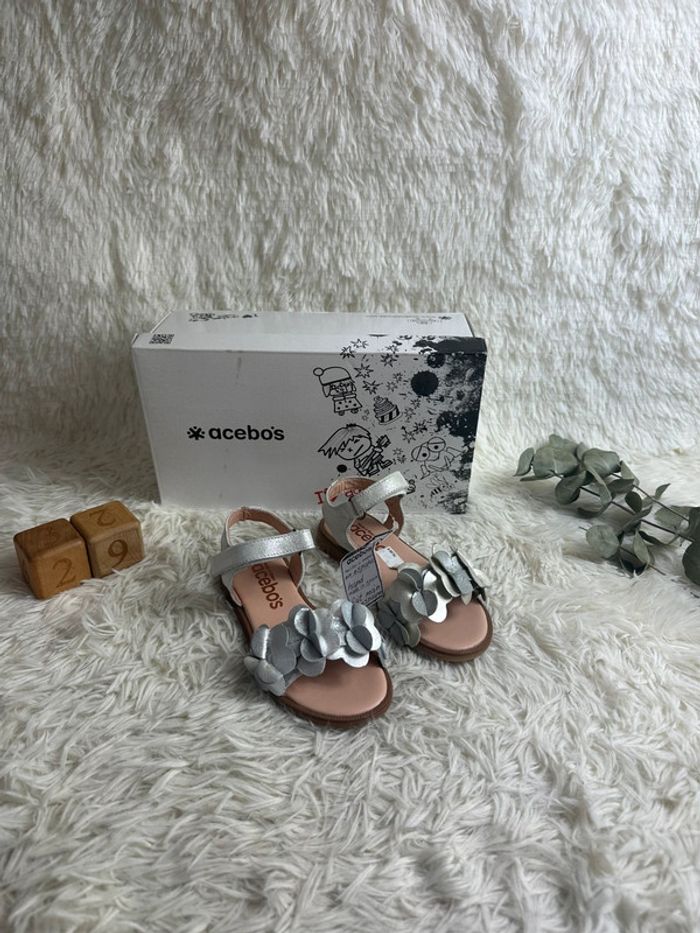Paire de sandales argentées Acebois taille 29