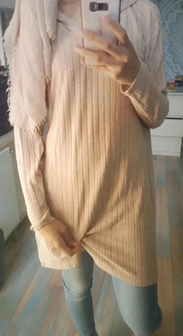 Magnifique robe pull beige rayure nude taille L forever21 à capuche comme neuve
avec capuche - photo numéro 2