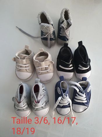 Lot de chaussures bébé