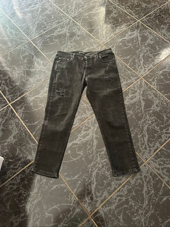 Jean noir troué W 38 L 32