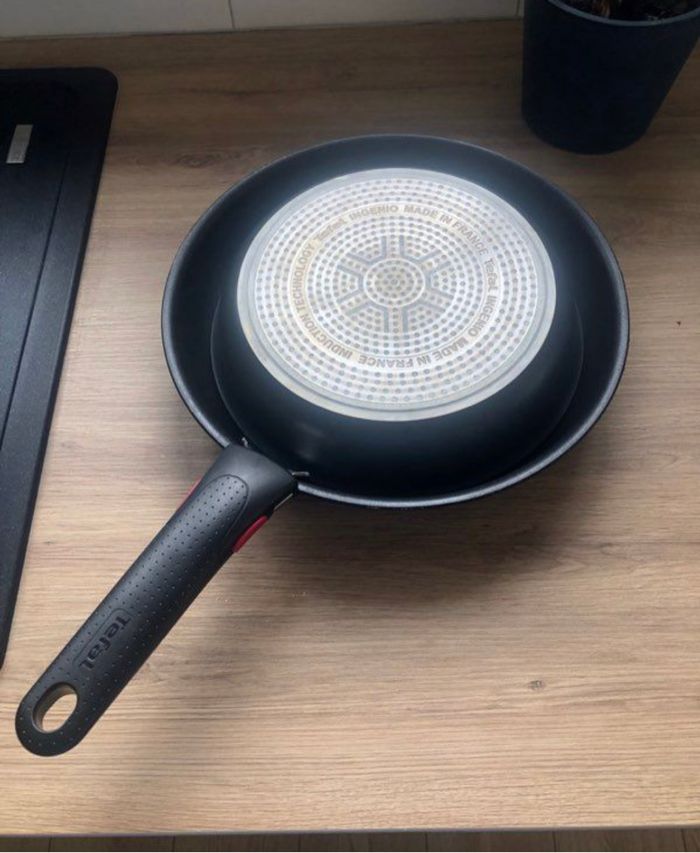 Lot de 2 poêles à frire TEFAL 24/28 cm + poignée amovible, en parfait état - photo numéro 4