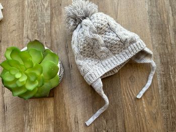 - Bonnet Mots d’enfants (F) - 48cm      - Neuf sans étiquette