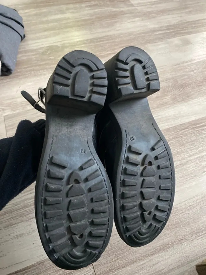 Boots en cuir à sangles noires - photo numéro 7