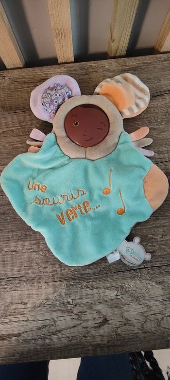 Bouille de doudou une souris verte