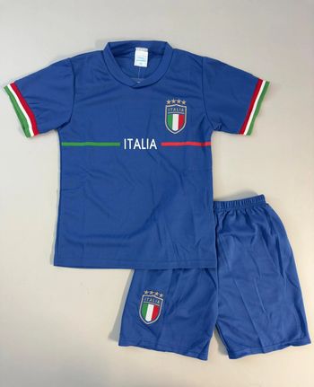 Ensemble sport de football pour enfants. 10 ans