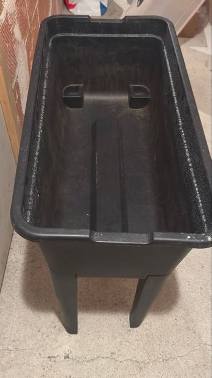 Jardinière d’occasion– prête pour une nouvelle vie verte 🌱 - photo numéro 4