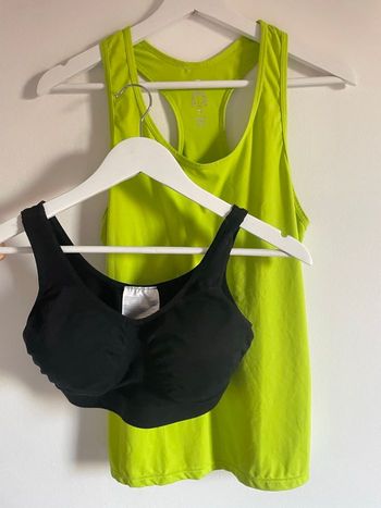 Lot brassière et débardeur de sport taille 42 noir et vert Domyos
