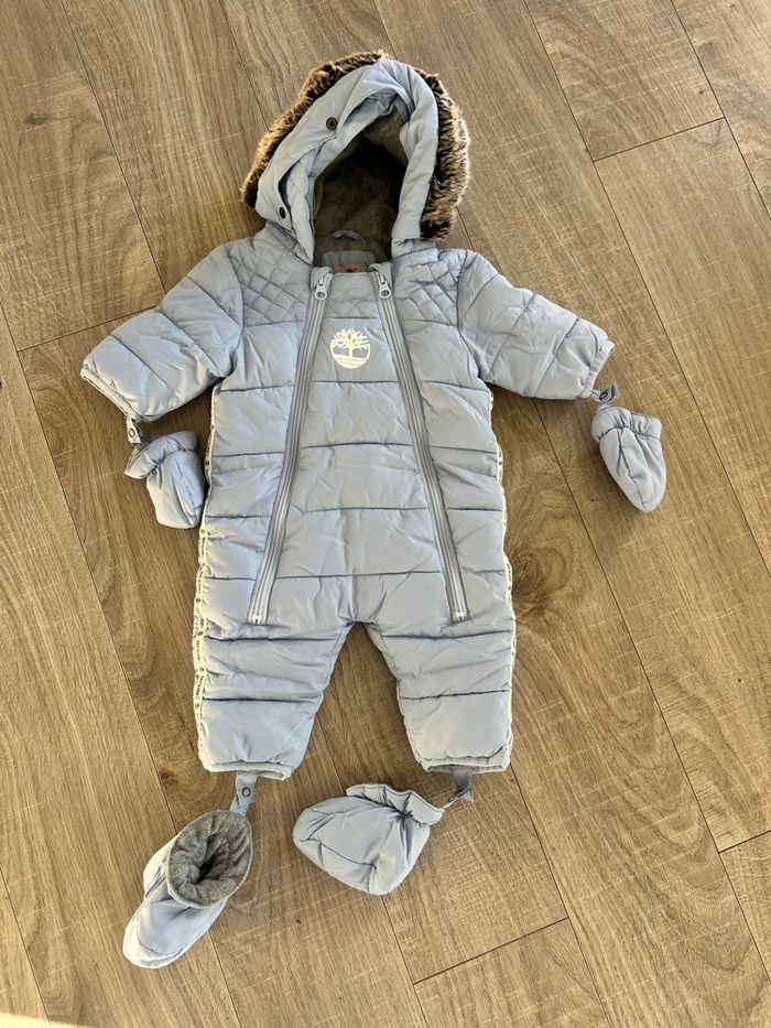 Combinaison timberland 3 mois excellent état