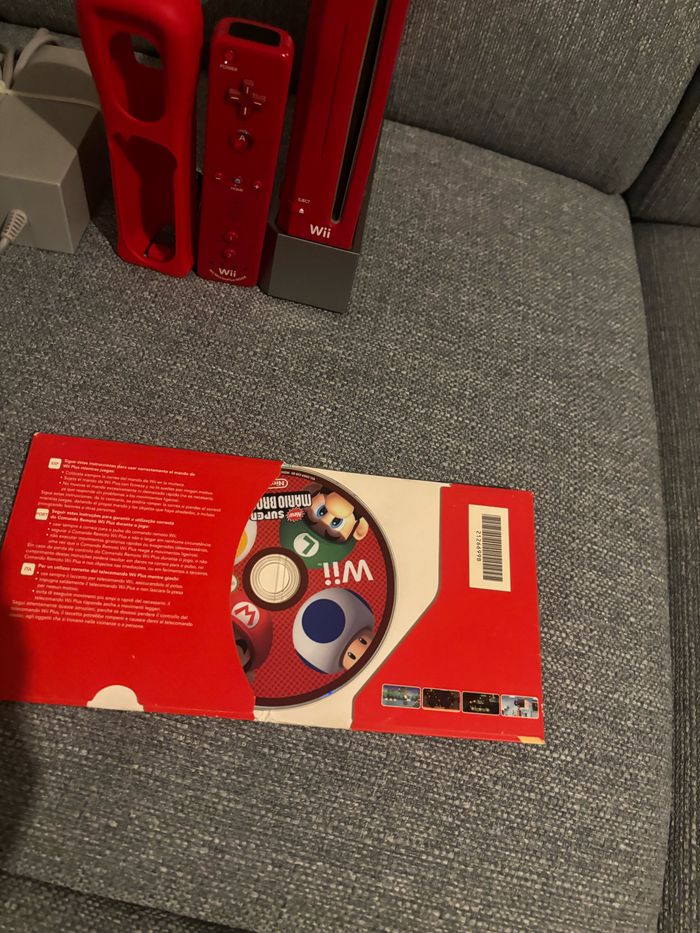Console Nintendo Wii rouge - photo numéro 2
