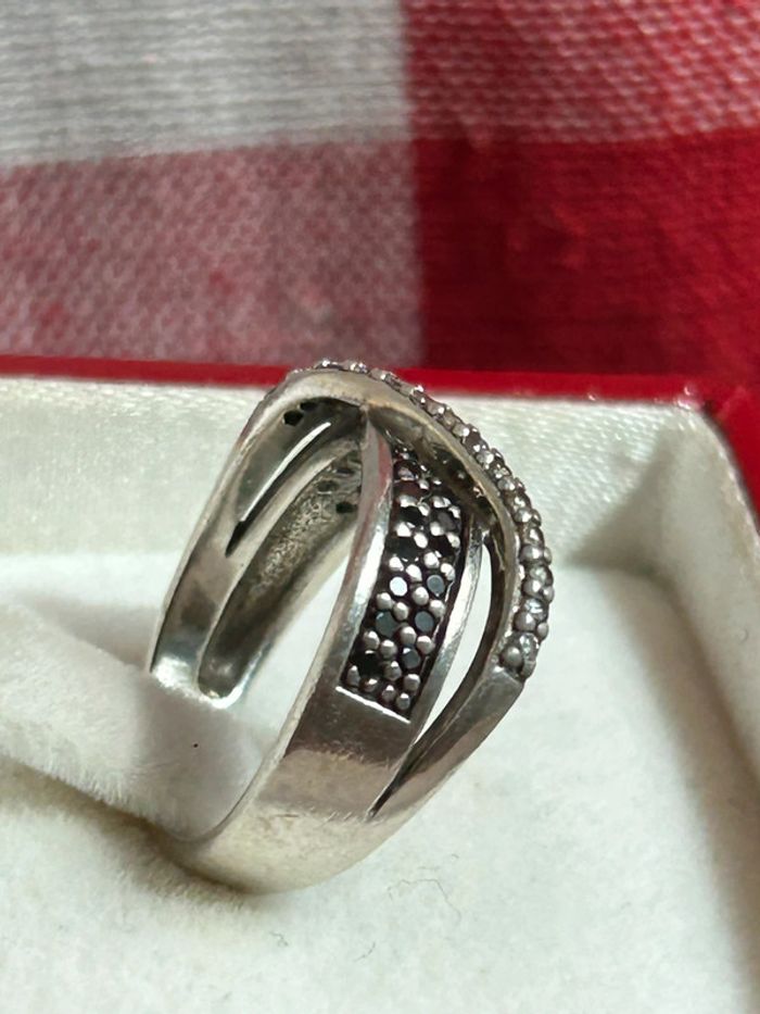 Jolie bague en argent massif avec pierres noires et blanches T. 50 femme TBE - photo numéro 9
