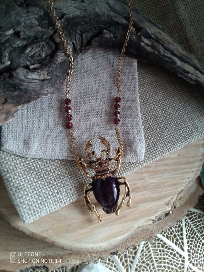 Collier pendentif scarabée et pierres naturelles de grenat - photo numéro 2