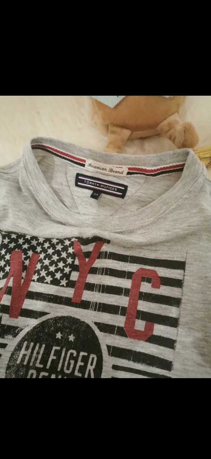 Tee shirt Tommy Hilfiger 5 ans - photo numéro 5