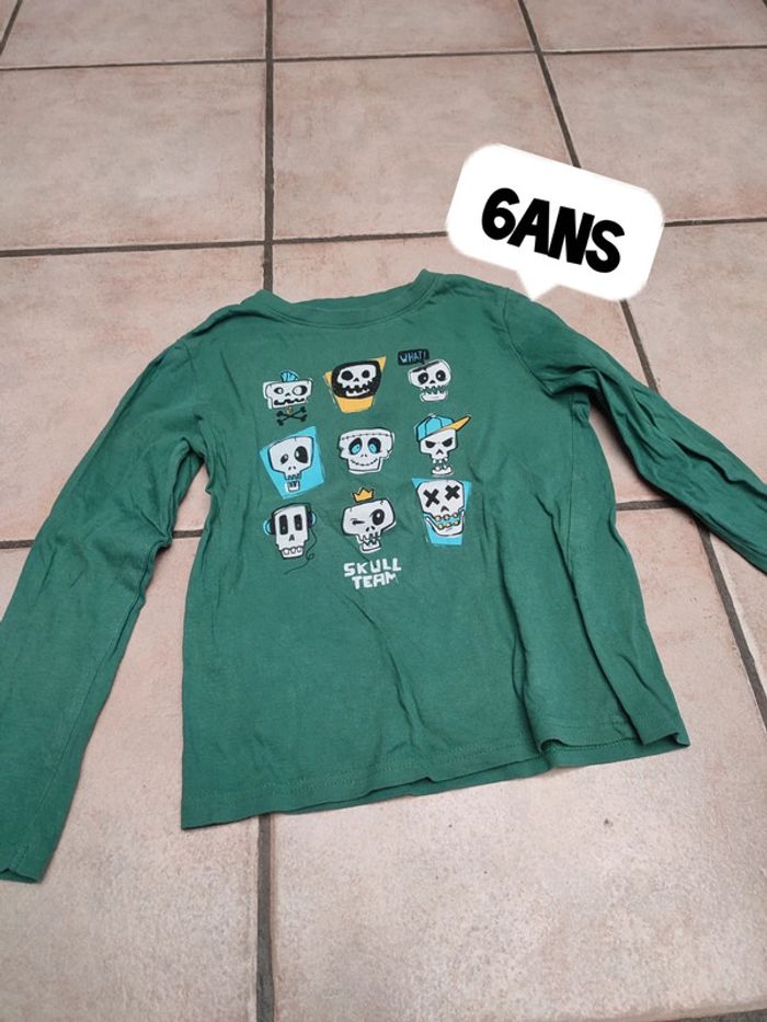 Tshirt squelette kiabi