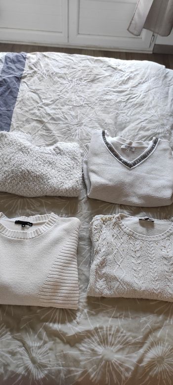 Lot 4 pulls blancs