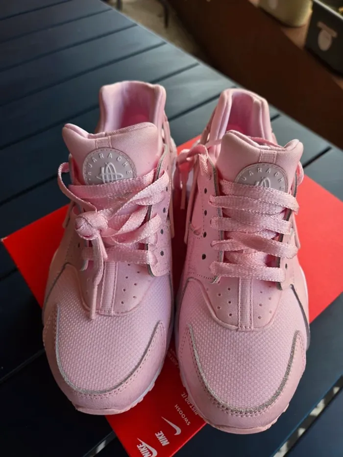 Nike huarache run rose taille 36,5 neuves - photo numéro 4