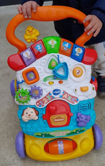 TROTTEUR PARLANT VTECH COMPLET