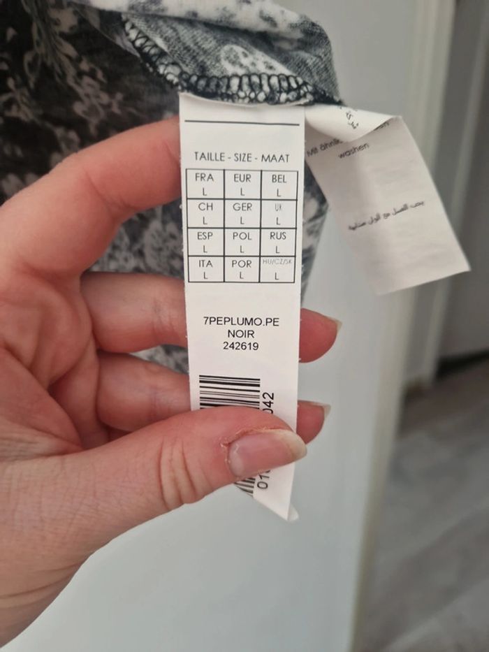 Top péplum noir et blanc motifs fleuris Taille L TBE mim - photo numéro 3