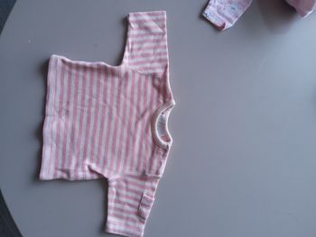 Pull  rayé   rose  et  blanc    1 mois   Kiabi