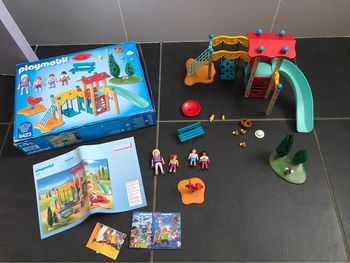 Playmobil Family Fun 9423 Parc de jeu avec toboggan complet