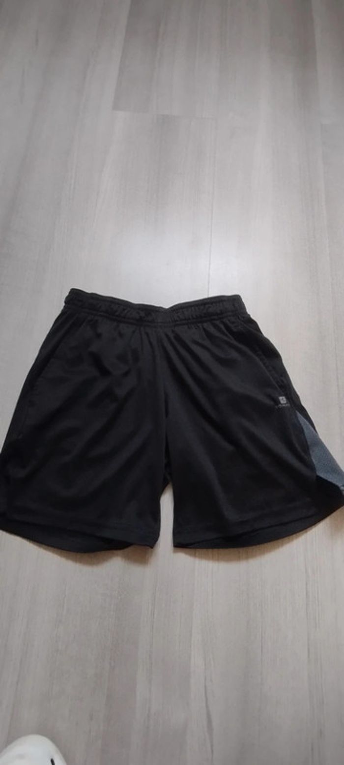 Short 8 A