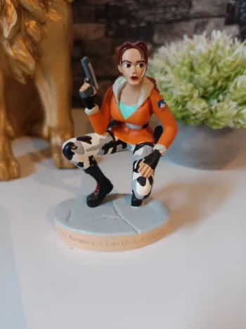 Figurine tomb raider
