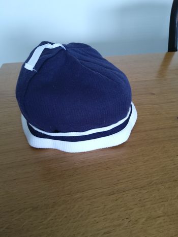 Bonnet léger bleu marine Kiabi 6 mois