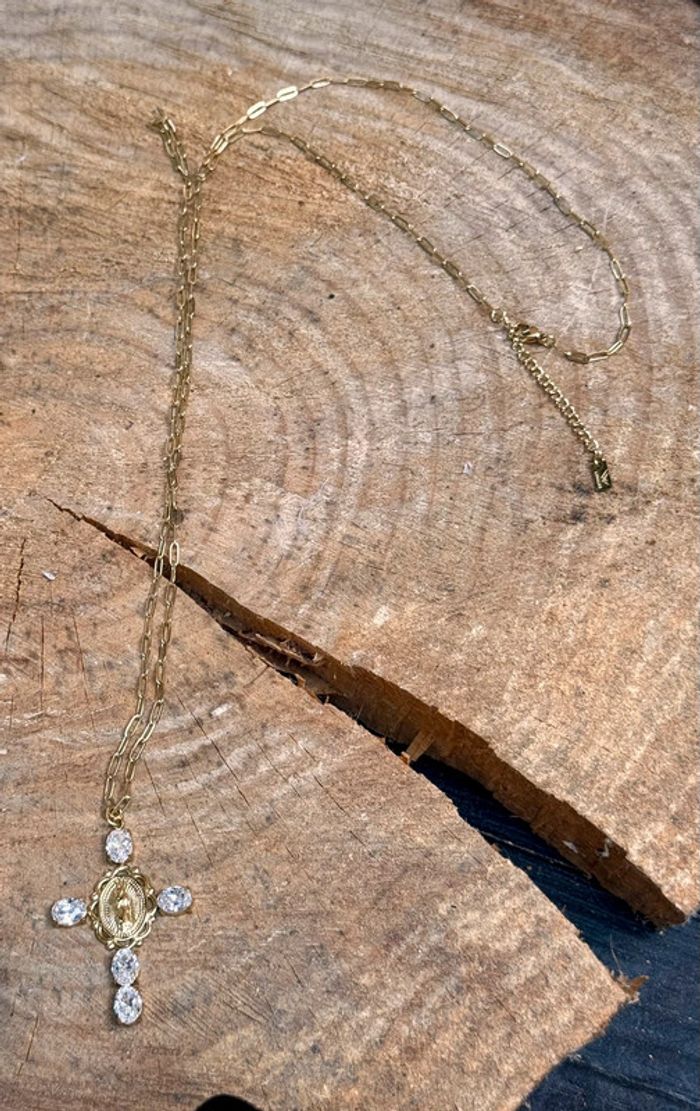 Long sautoir maille large réglable croix vierge marie cristaux