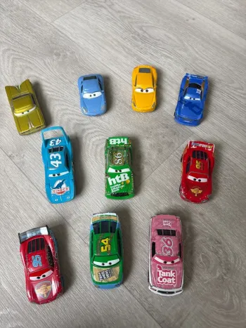 Gros lot de voitures cars disney metal Noël