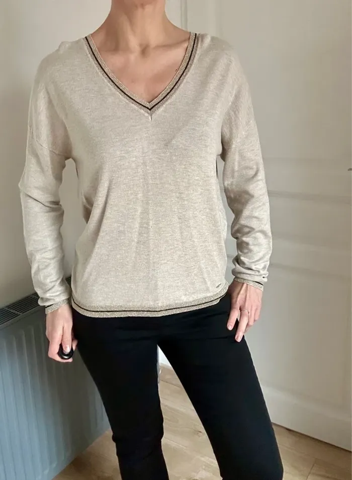 Pull beige col V avec liseré Les Petites Bombes (LPB)taille 36 - 38 - photo numéro 6
