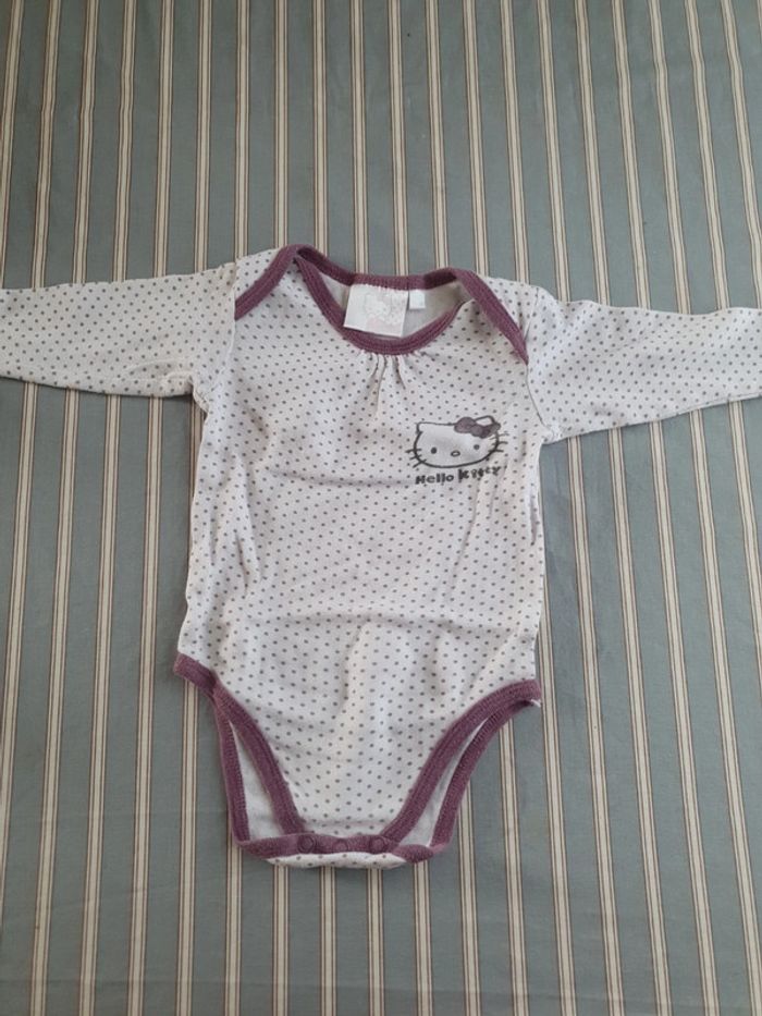 Bodies taille 6 mois