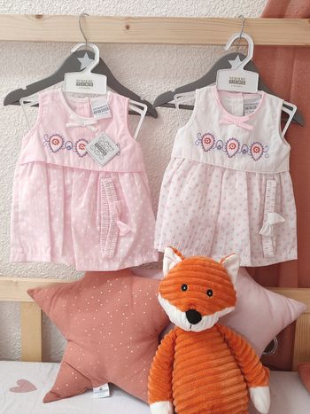 Lot de 2 robes - Rose pâle et blanc - 6/9 mois - Neuf - Nursery time
