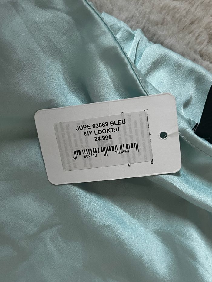 Jupe satin turquoise - photo numéro 4