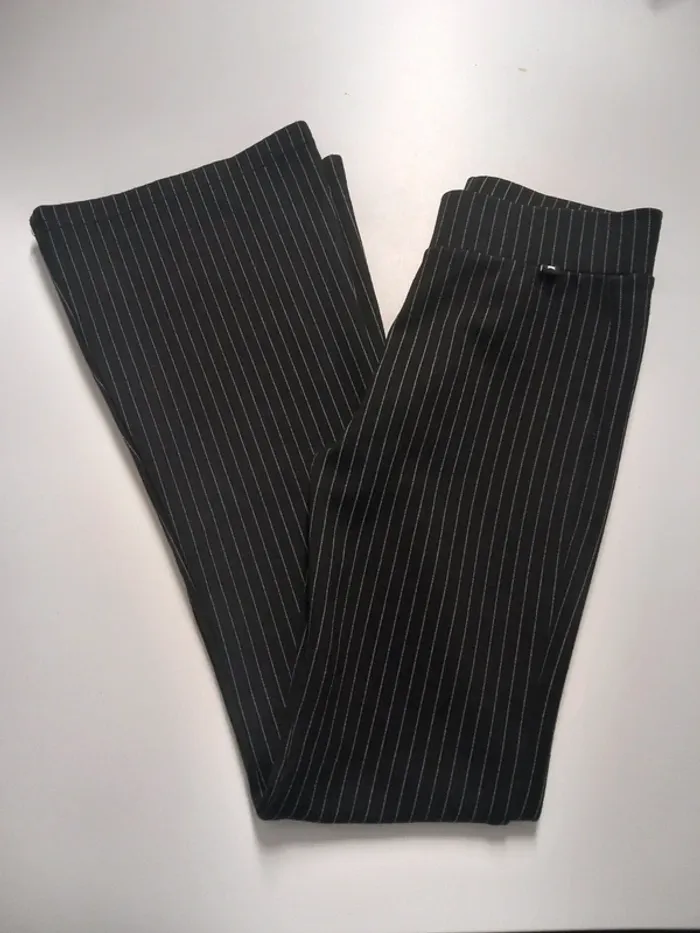 Pantalon pattes d'éléphant ligné WE