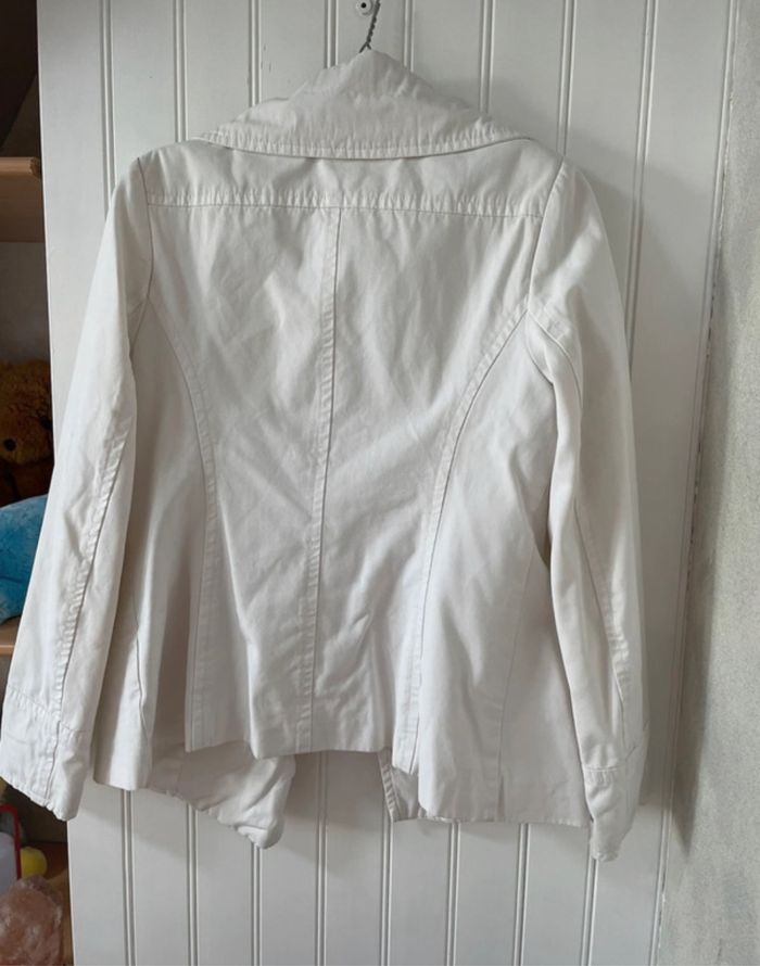 Veste blanche - photo numéro 2