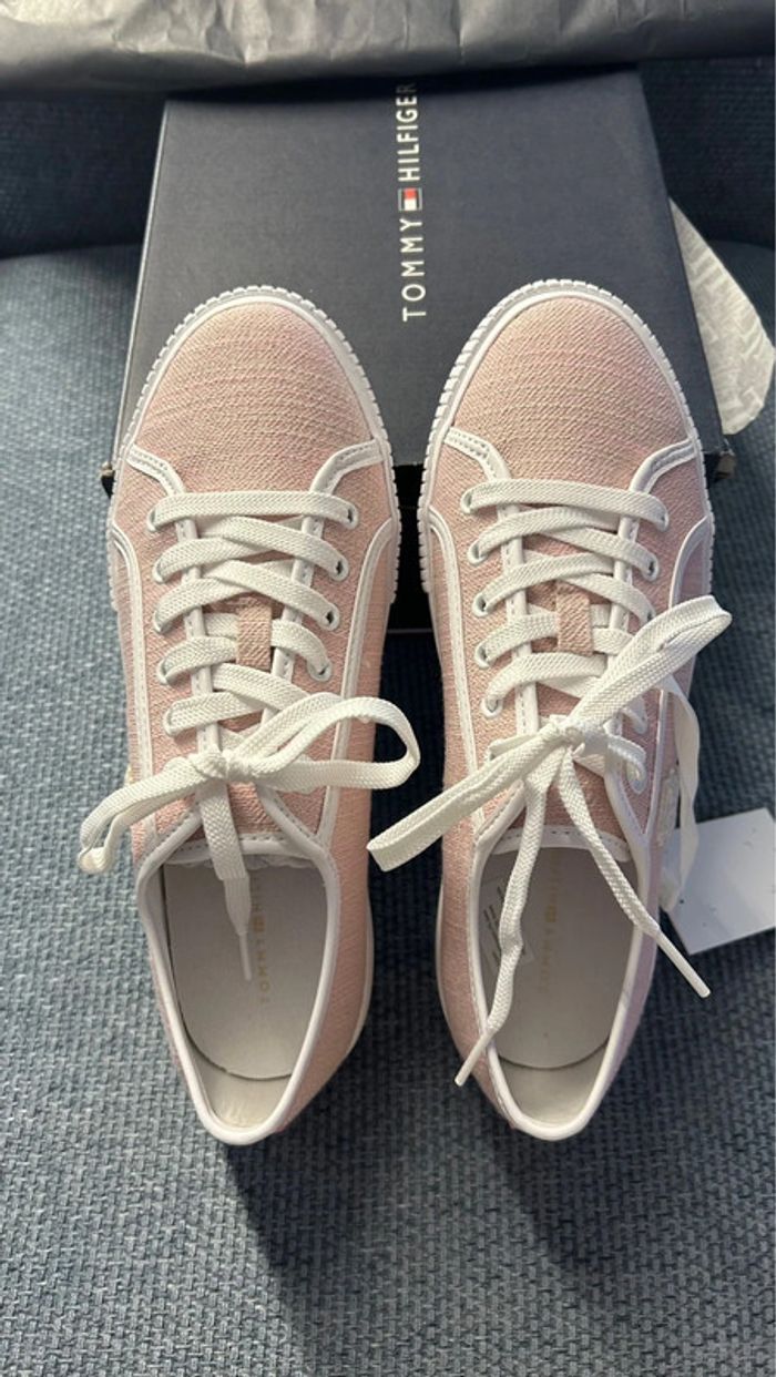 Sneakers - baskets Tommy Hilfiger neufs taille 39 - photo numéro 2