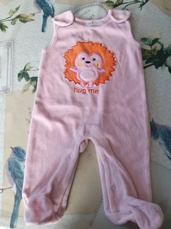 Pyjama sans manche 6 mois.