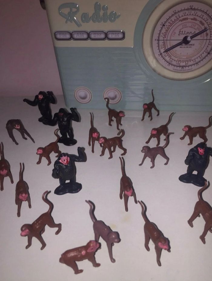 Lot 27 singes 🐵 5€ - photo numéro 4