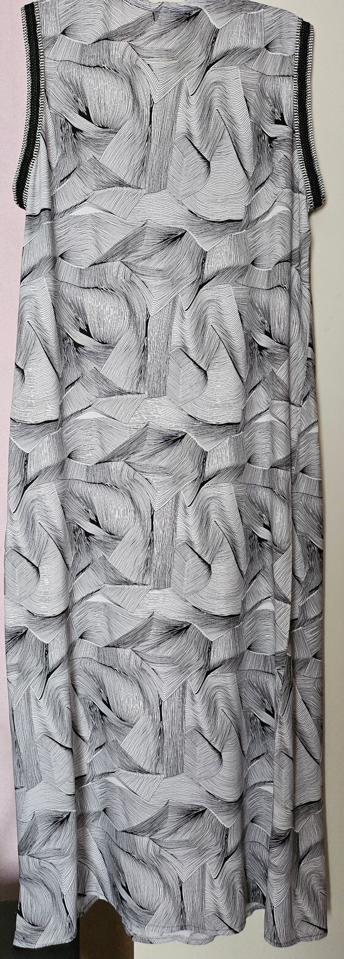 Robe longue sans manche - photo numéro 6