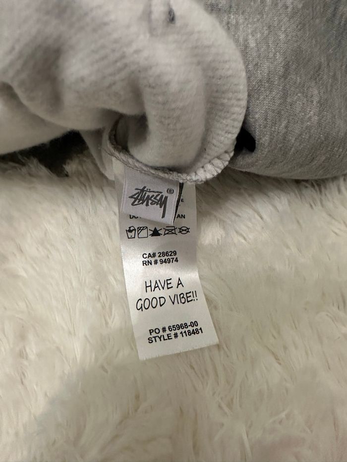 Sweat à capuche Stussy gris 👕 - photo numéro 3