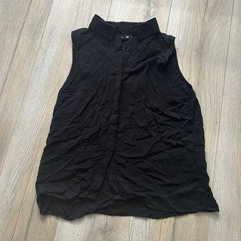 Top épaule en dentelle