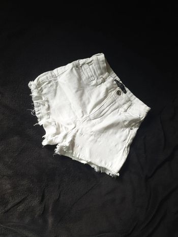 Short jeans marque Bershka taille 34