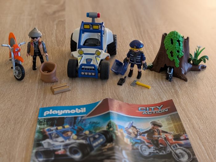 Playmobil 70570 Policier avec voiturette et voleur à moto - photo numéro 2