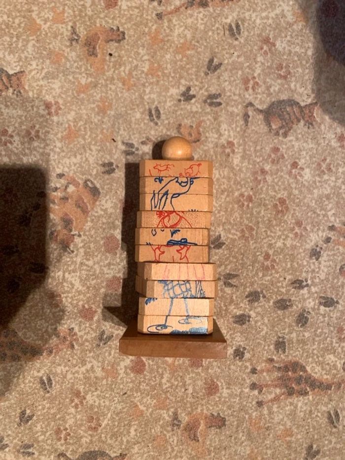 jeu d'empilement en bois, permet de réaliser 4 faces
