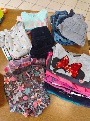 Lot vêtements 4 ans fille