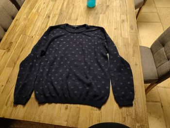 Pull doux neuf taille 6